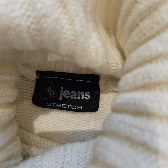 Vintage Knit Turtleneck - Picture 4 of 6